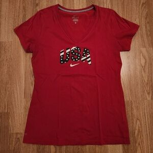 Nike Swoosh Dri-Fit USA American Flag Short Sleeve V-Neck Tee Red Large